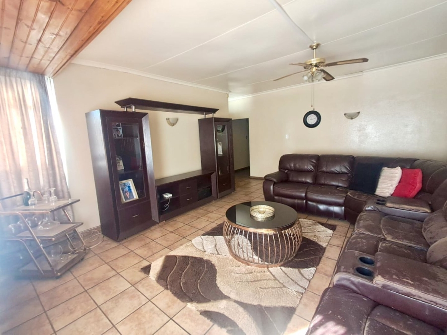 5 Bedroom Property for Sale in Sasolburg Ext 4 Free State